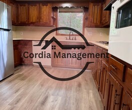 5610 Orly Terrace in College Park, GA - Building Photo - Building Photo