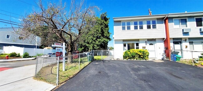 property at 109 Roosevelt Dr
