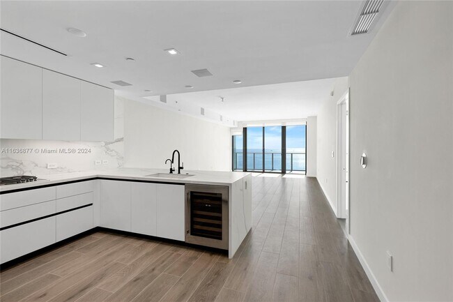 1116 N Ocean Blvd, Unit 1404 in Pompano Beach, FL - Building Photo - Building Photo
