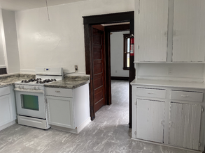 325 E Thurston St in Elmira, NY - Building Photo - Building Photo