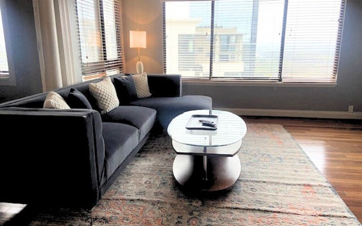 3481 Lakeside Dr NE in Atlanta, GA - Foto de edificio