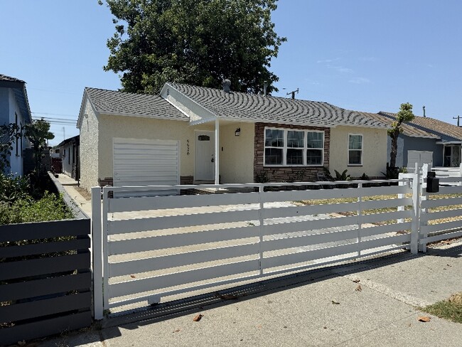 9936 Rosecrans Ave