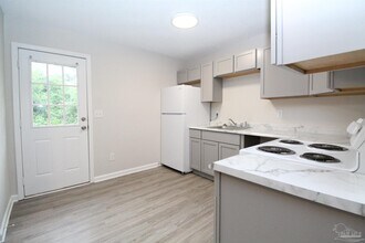 9018 Bowman Ave in Pensacola, FL - Building Photo - Building Photo