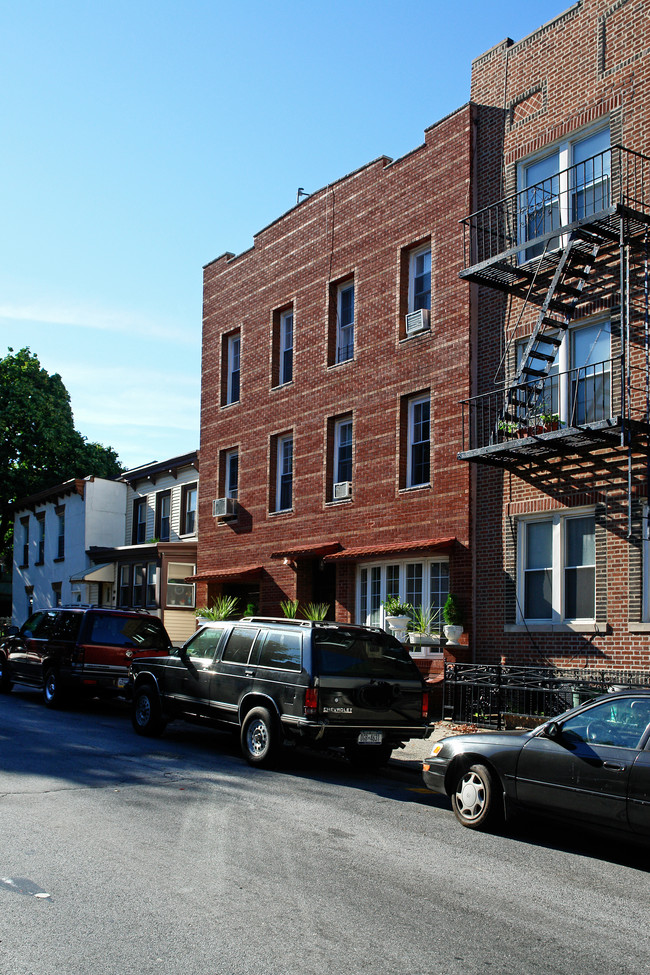 192-194 19th St in Brooklyn, NY - Foto de edificio - Building Photo