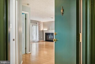 12204 Eagles Nest Ct in Germantown, MD - Building Photo