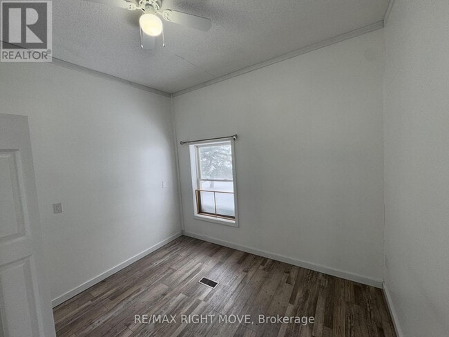 4337 Burnside Line in Orillia, ON - Building Photo - Building Photo