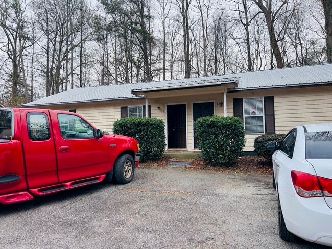 107 Timberlane St, Unit Duplex #3 in Homer, GA - Foto de edificio - Building Photo
