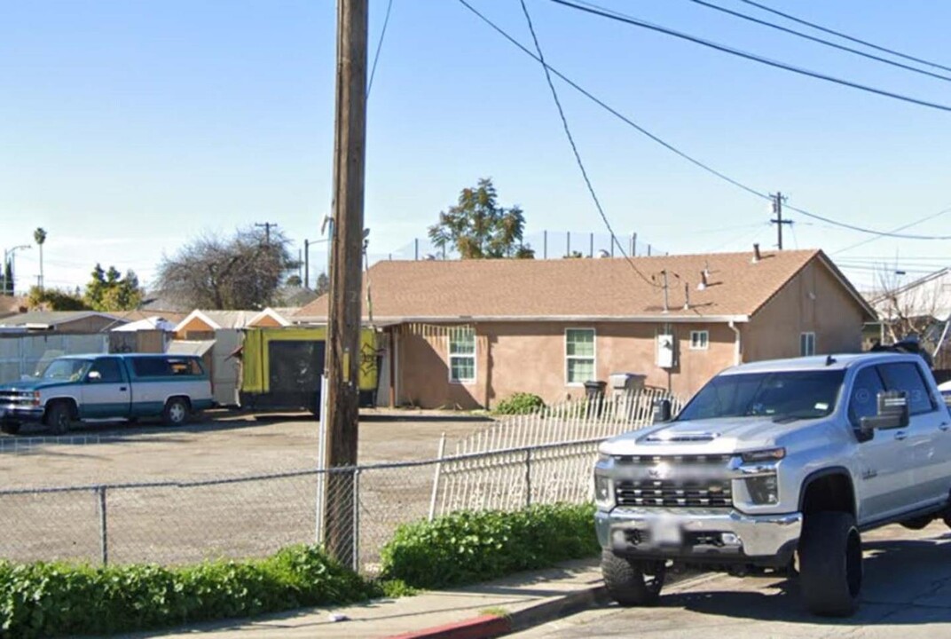 425 McCreery Ave in San Jose, CA - Building Photo