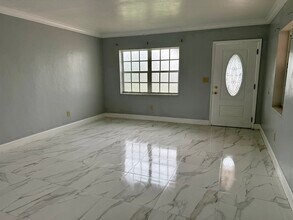 1161 NW 116th St in Miami, FL - Building Photo - Building Photo