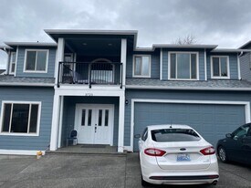 3725 Bristol St in Bellingham, WA - Building Photo