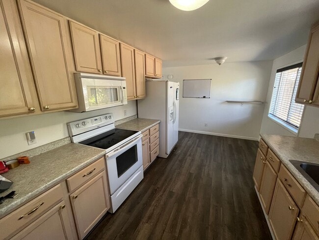 2039 NE Pheasant Ct in Bend, OR - Building Photo - Building Photo