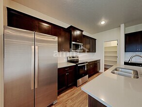 9460 W Hiden Stream St in Star, ID - Building Photo - Building Photo
