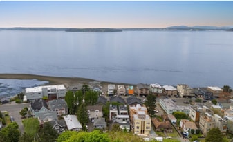 4135 Chilberg Ave SW in Seattle, WA - Building Photo