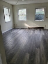40 North St, Unit Martidale in Hudson Falls, NY - Foto de edificio - Building Photo