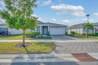 10142 SW Orana Dr in Port St. Lucie, FL - Building Photo - Building Photo