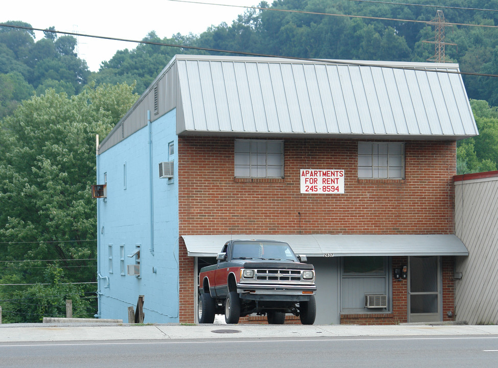 2637 Fort Henry Dr in Kingsport, TN - Building Photo