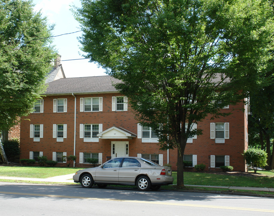 929 W 4th St in Williamsport, PA - Building Photo