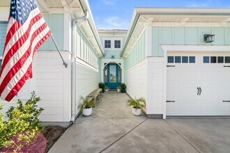 8411 Coral Reef Wy in Panama City Beach, FL - Building Photo - Building Photo