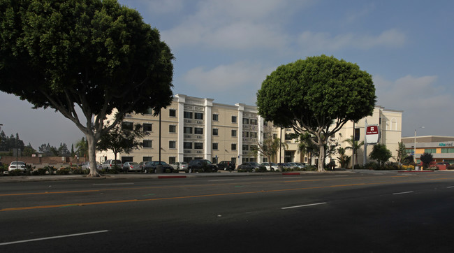 Pacific Towers in El Monte, CA - Building Photo - Building Photo