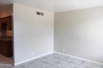 652 S Mesa Dr in Mesa, AZ - Foto de edificio - Building Photo