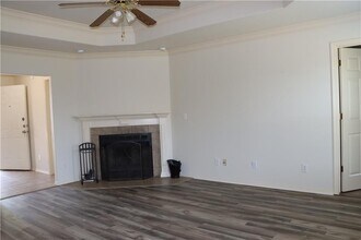 805 SW Sandrock Rd in Bentonville, AR - Foto de edificio - Building Photo