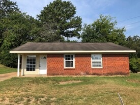 213 College Ave in Tupelo, MS - Building Photo