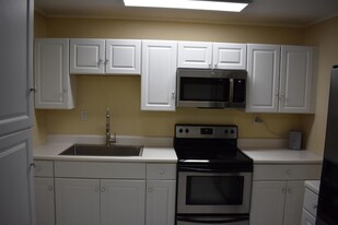 416 N 29th St, Unit B2 in Fort Pierce, FL - Foto de edificio - Building Photo