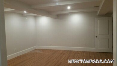 2044 Beacon St in Newton, MA - Building Photo - Building Photo