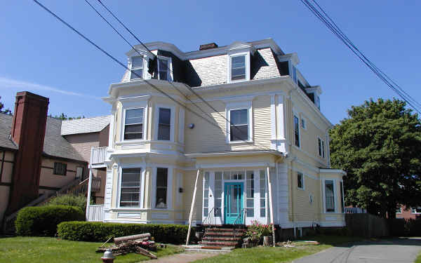 11 Atlantic St in Lynn, MA - Building Photo