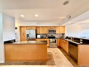 821 Bahia Del Sol Dr in Ruskin, FL - Building Photo - Building Photo