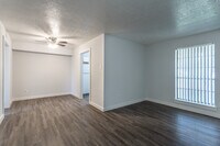 Broadway Park Apartments photo'