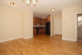 4542 W George St in Chicago, IL - Building Photo - Building Photo