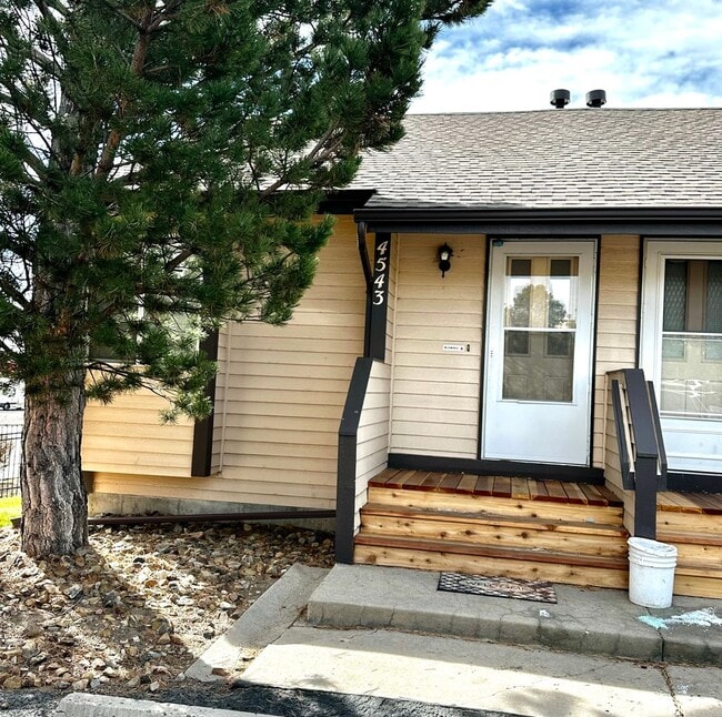 property at 4543 Lamplighter Cir