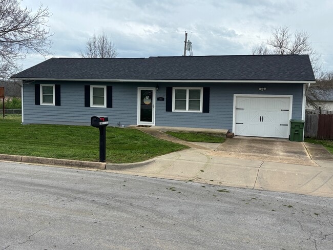 property at 1812 Briarwood Dr