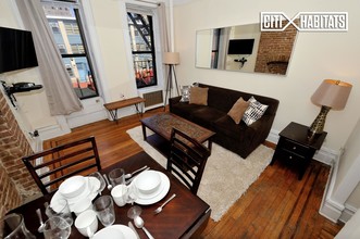 104 W 83rd St-Unit -2A in New York, NY - Building Photo - Building Photo