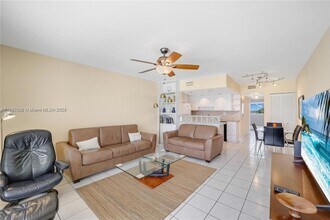 300 Oregon St, Unit 407 in Hollywood, FL - Building Photo - Building Photo