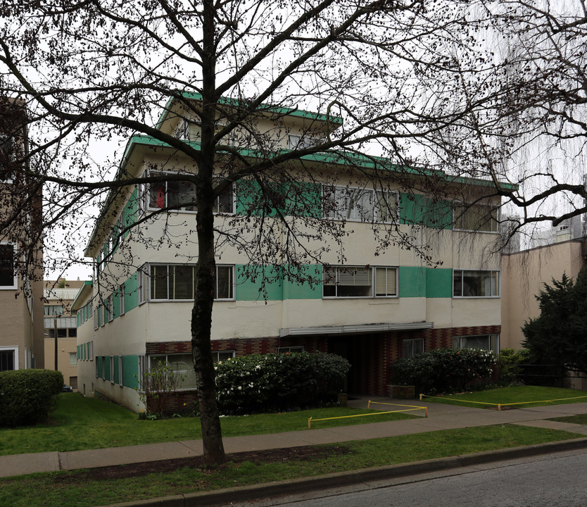 Laguna Beach Apartments in Vancouver, BC - Building Photo