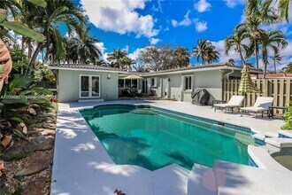 1147 Buchanan St in Hollywood, FL - Building Photo - Building Photo