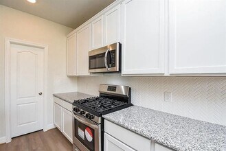 27131 Grey Fox Run in Magnolia, TX - Foto de edificio - Building Photo