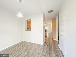 48 S Poplar St in Glassboro, NJ - Building Photo - Building Photo