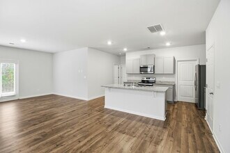 8279 Bluewater Dr in Fairburn, GA - Foto de edificio - Building Photo