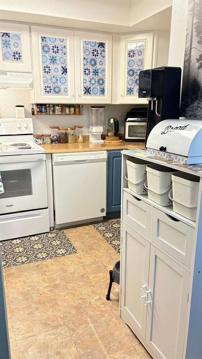 118 Royal Pk Dr in Oakland Park, FL - Building Photo - Building Photo