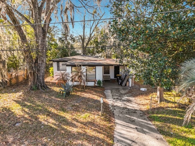 property at 5330 Quan Dr