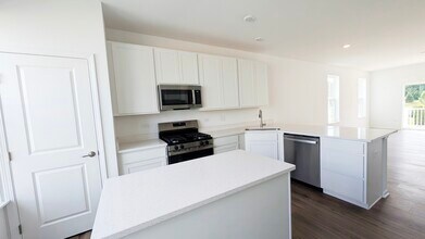 525 Red Oak Cir in Volo, IL - Building Photo - Building Photo