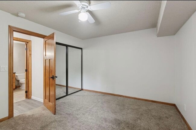 385 Shelard Pky, Unit 103 in Minneapolis, MN - Building Photo - Building Photo
