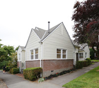 1333-1335 SE 27th Ave in Portland, OR - Foto de edificio - Building Photo