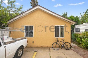 2431 S Catalina St in Los Angeles, CA - Building Photo