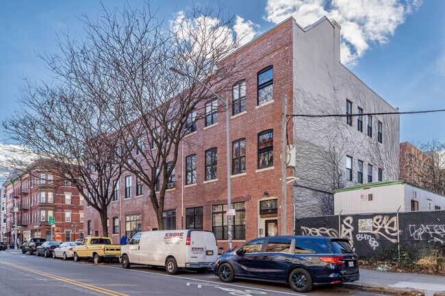 49 Eagle St in Brooklyn, NY - Building Photo - Building Photo