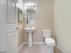 368 Rector St-Unit -209 in Perth Amboy, NJ - Building Photo - Building Photo