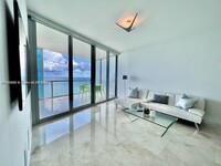 17121 Collins Ave, Unit 2203 in Sunny Isles Beach, FL - Foto de edificio - Building Photo